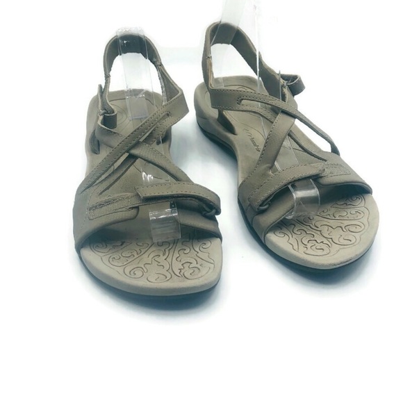 Columbia Seneca Lake Omni Grip Casual Sandal Womens‎ Size 10 Beige - Picture 1 of 15